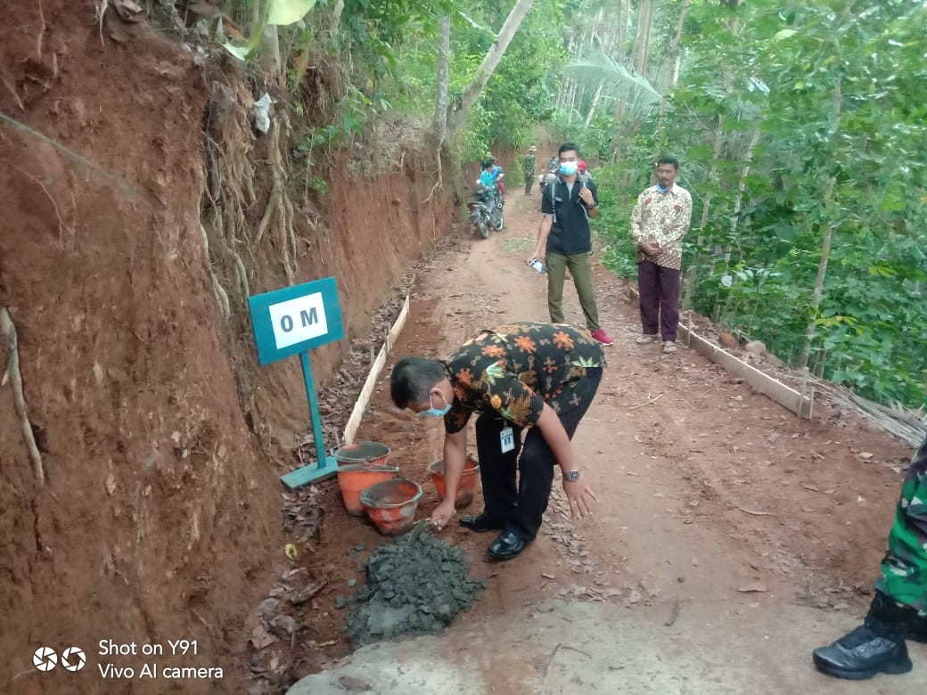 Peletakan Batu Pertama Pembangunan TMMD Desa Purbayan Tahun 2021 