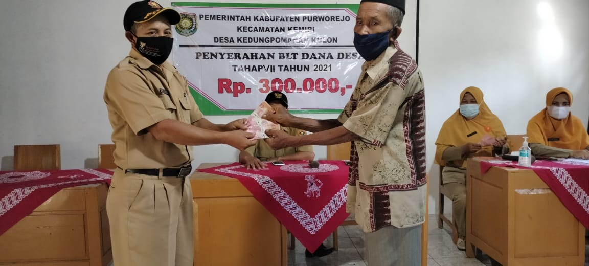 Penyaluran BLT DD Tahap 7Tahun 2021 Desa Kedung Pomahan Kulon 