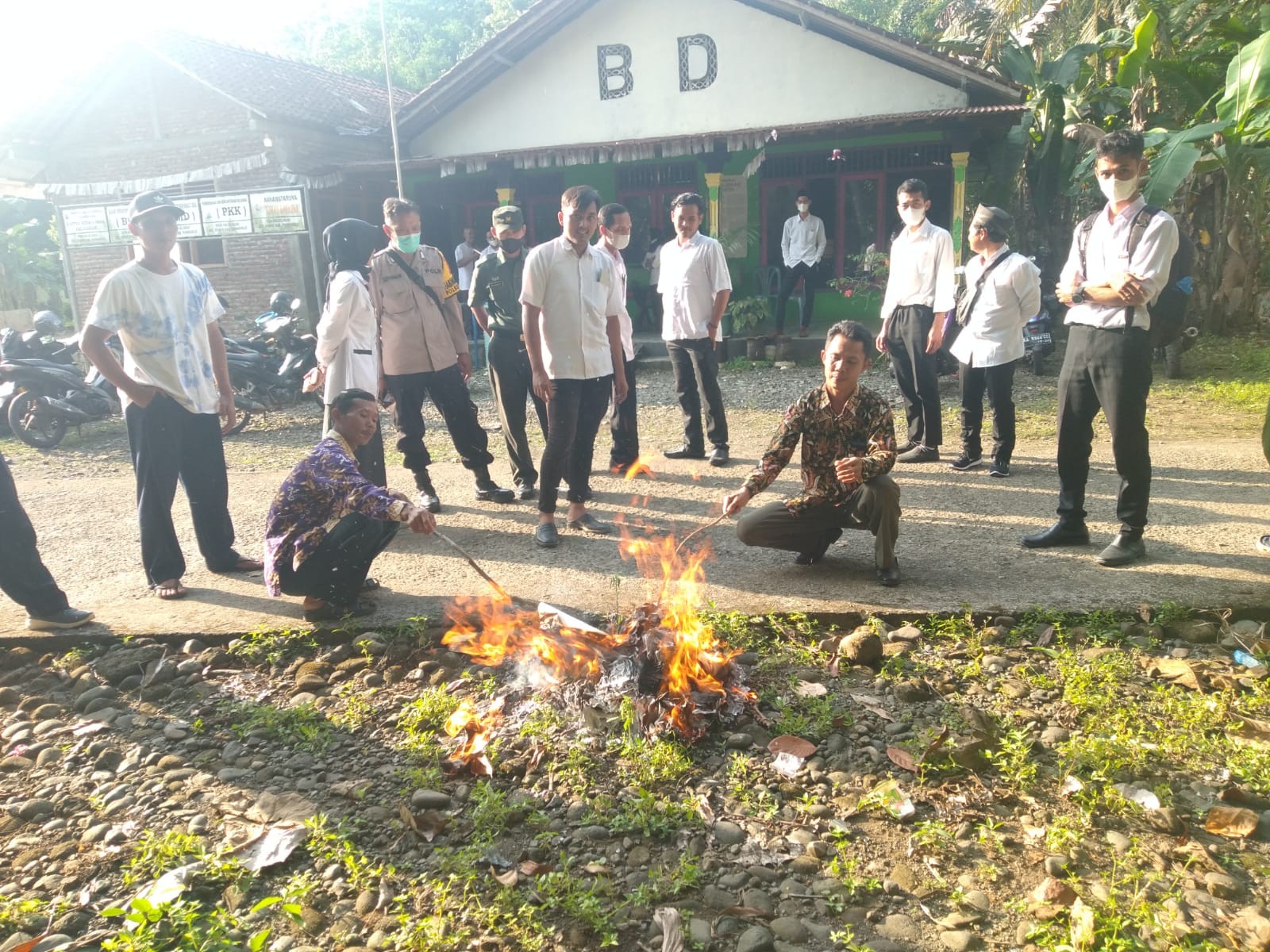 Pemusnahan soal Seleksi Kekosongan 3 formasi Perangkat Desa Kaliglagah Tahun 2022 